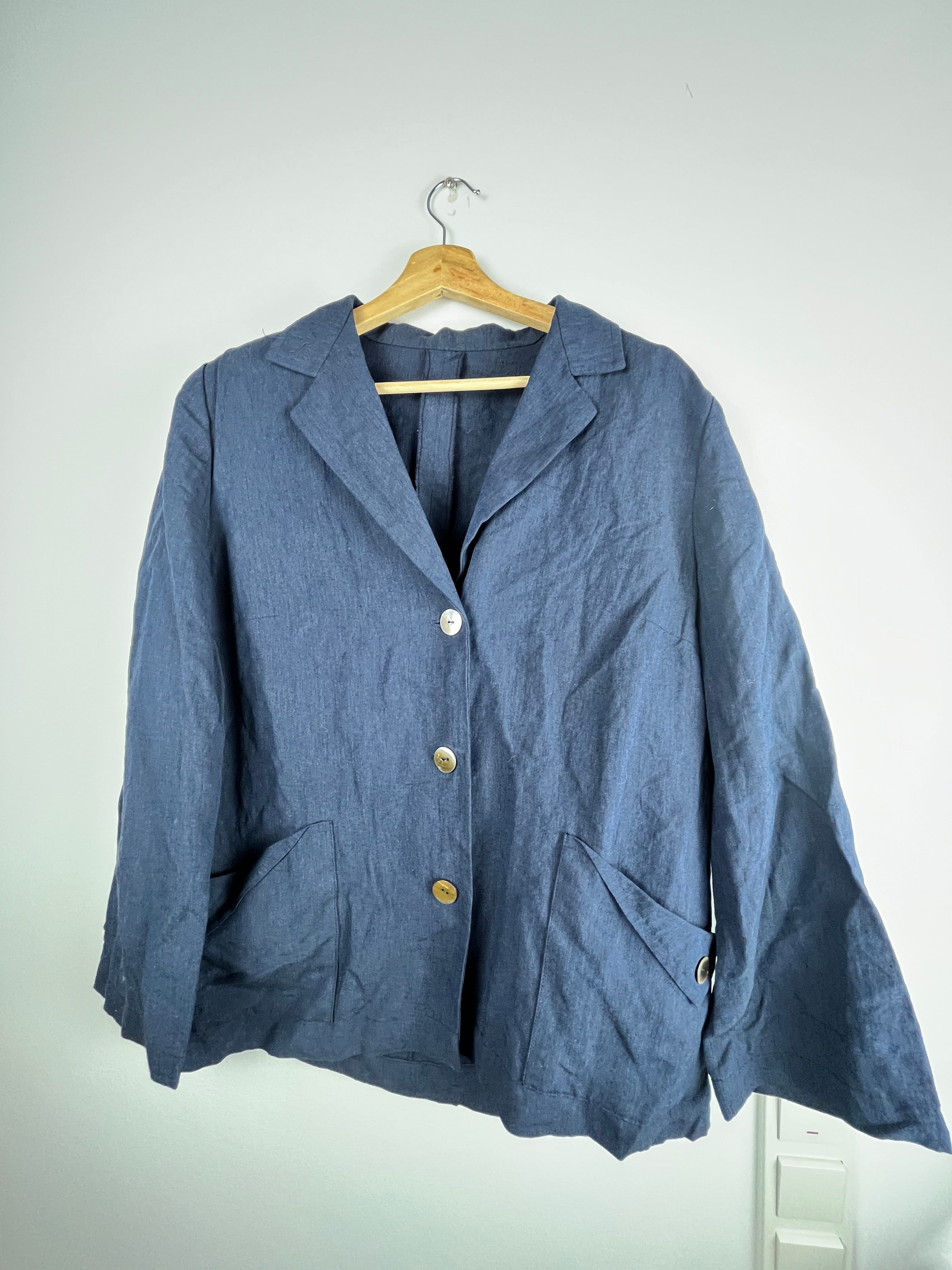 Vintage Blue Linen Blazer with Mother-of-Pearl Buttons — Size M