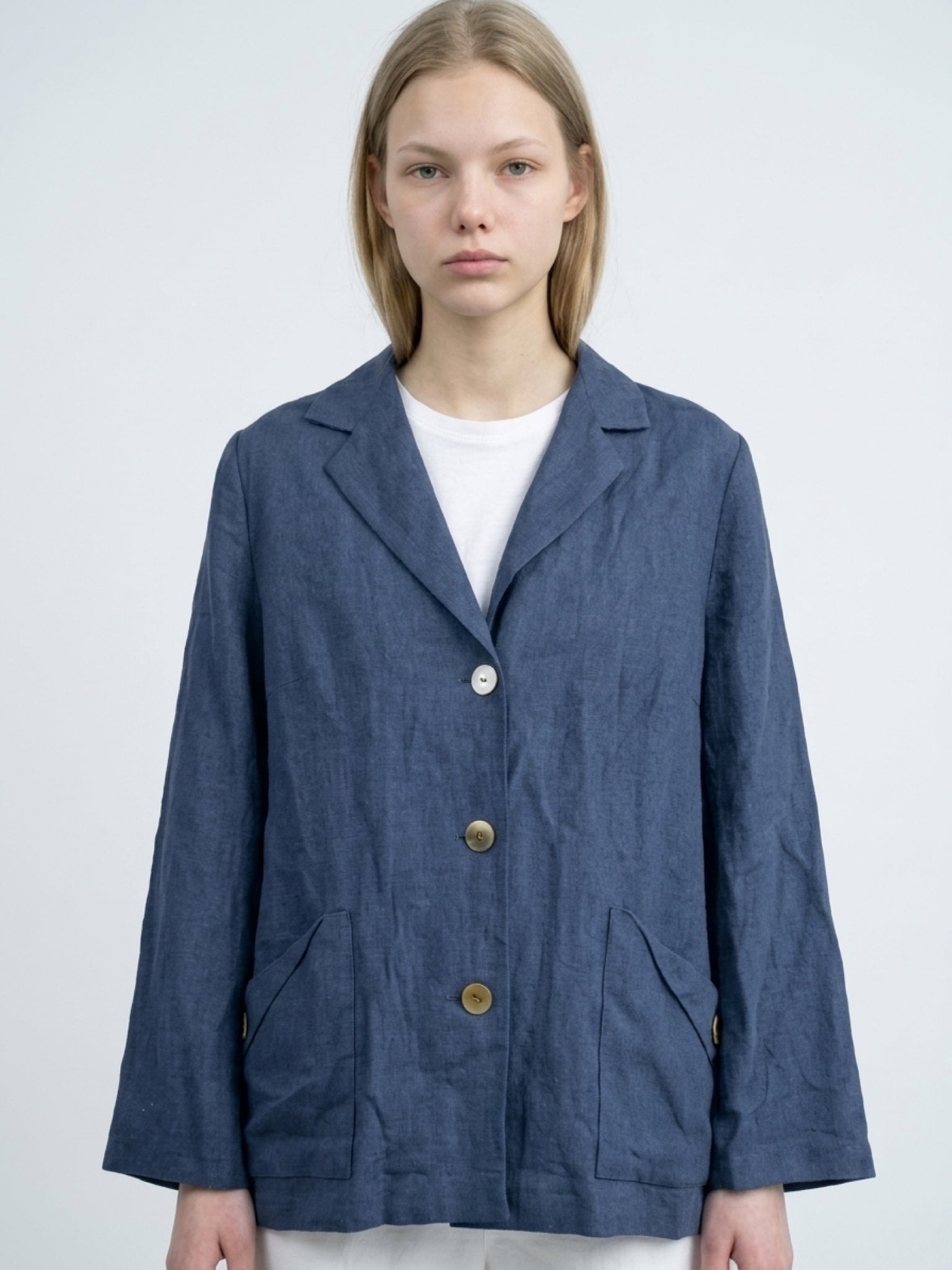 Vintage Blue Linen Blazer with Mother-of-Pearl Buttons — Size M