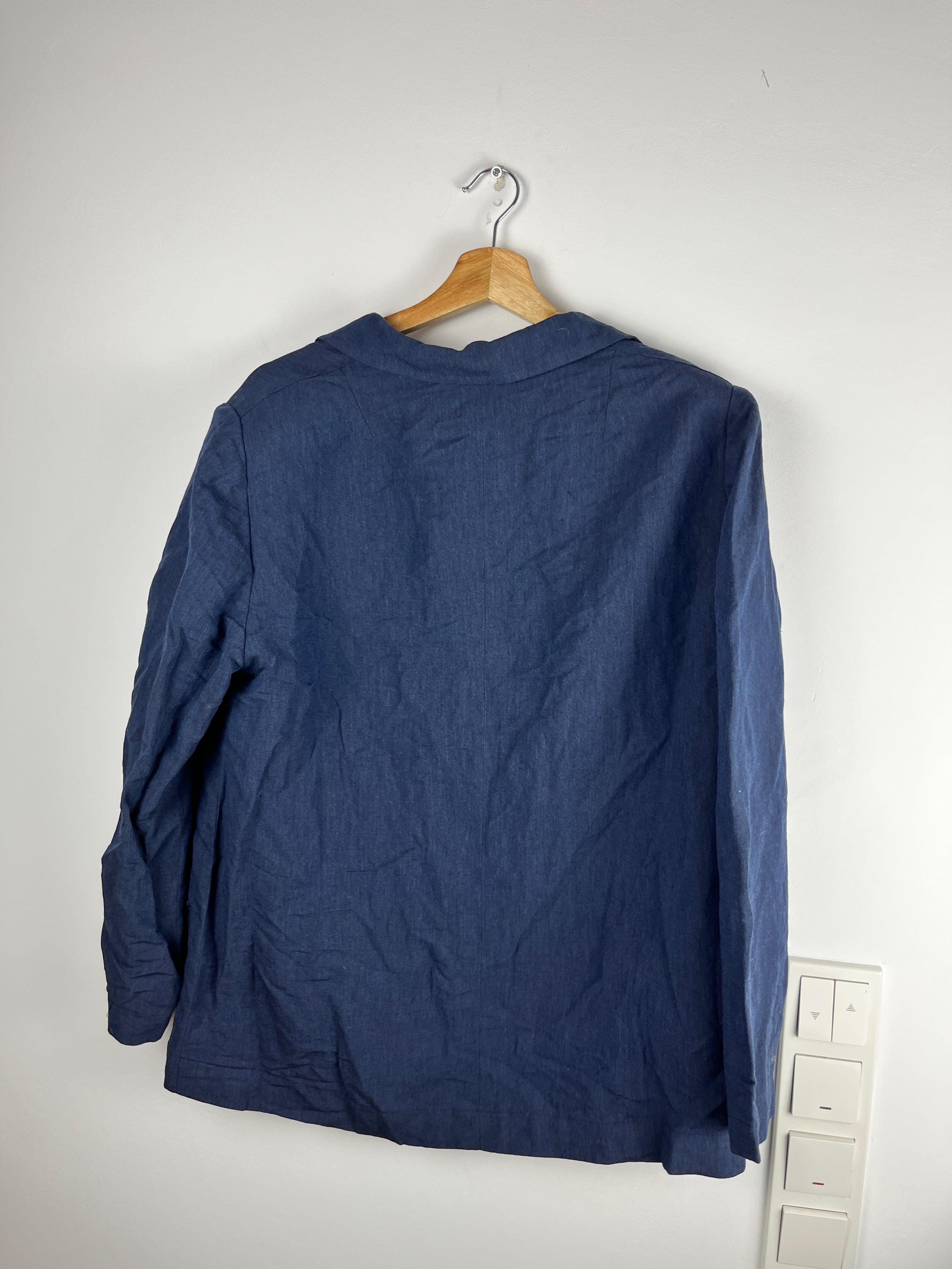 Vintage Blue Linen Blazer with Mother-of-Pearl Buttons — Size M